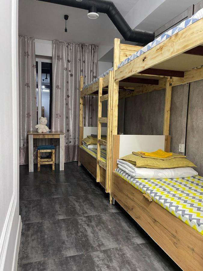 Hostel Del Luna Алматы Экстерьер фото