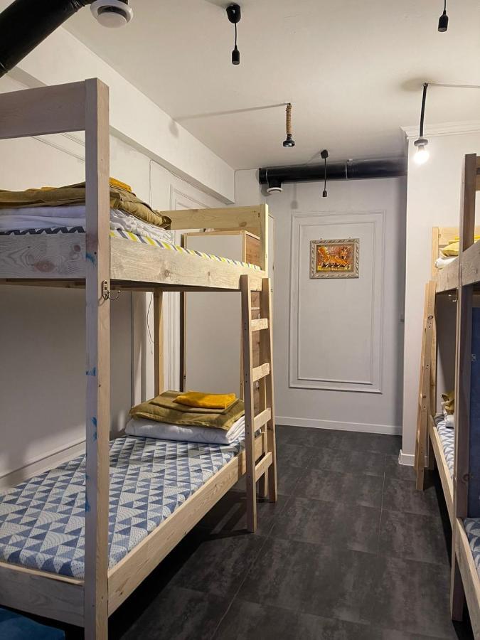 Hostel Del Luna Алматы Экстерьер фото