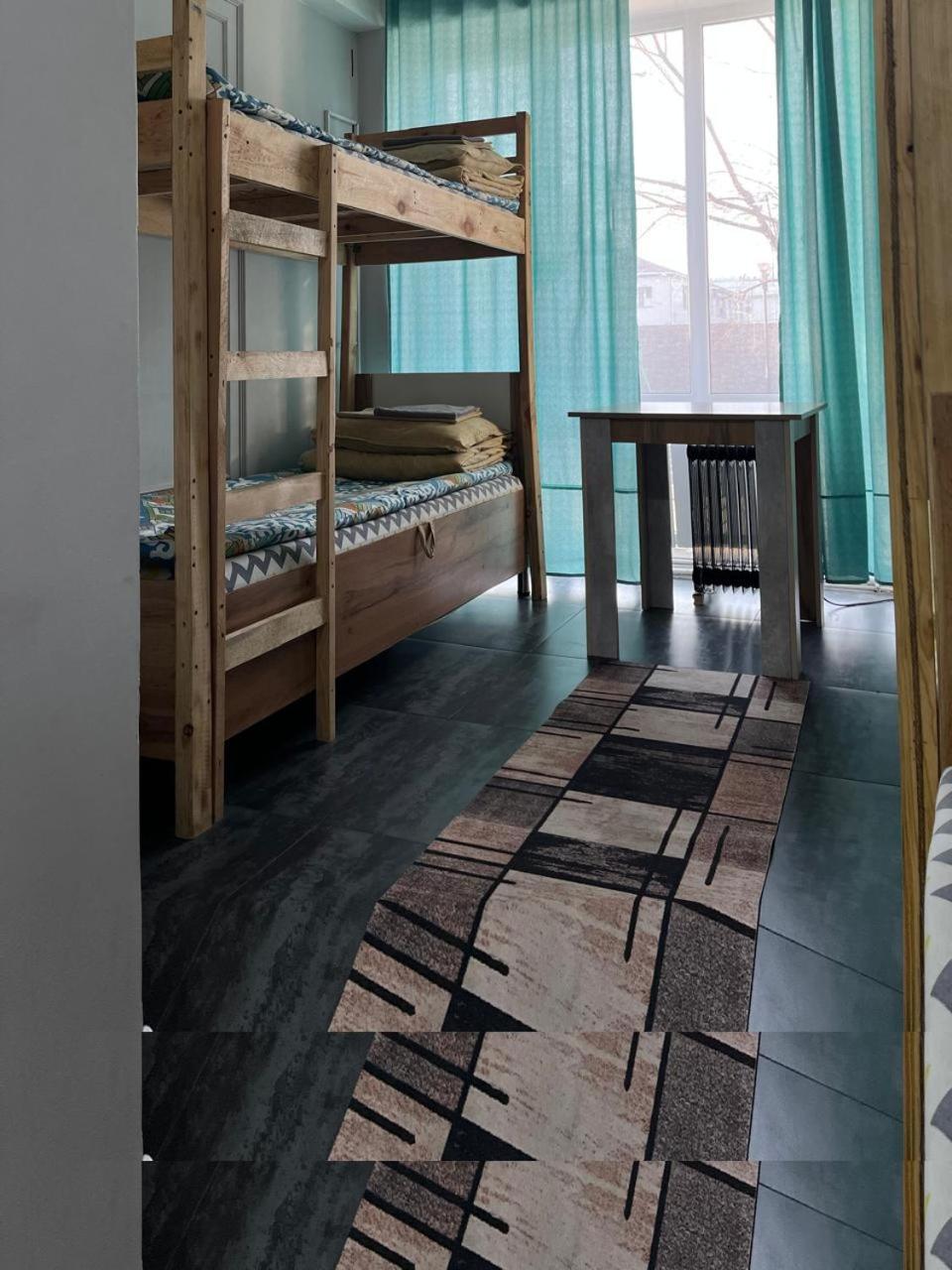 Hostel Del Luna Алматы Экстерьер фото