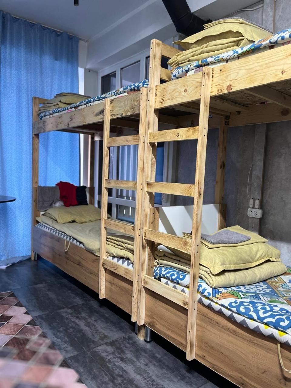 Hostel Del Luna Алматы Экстерьер фото