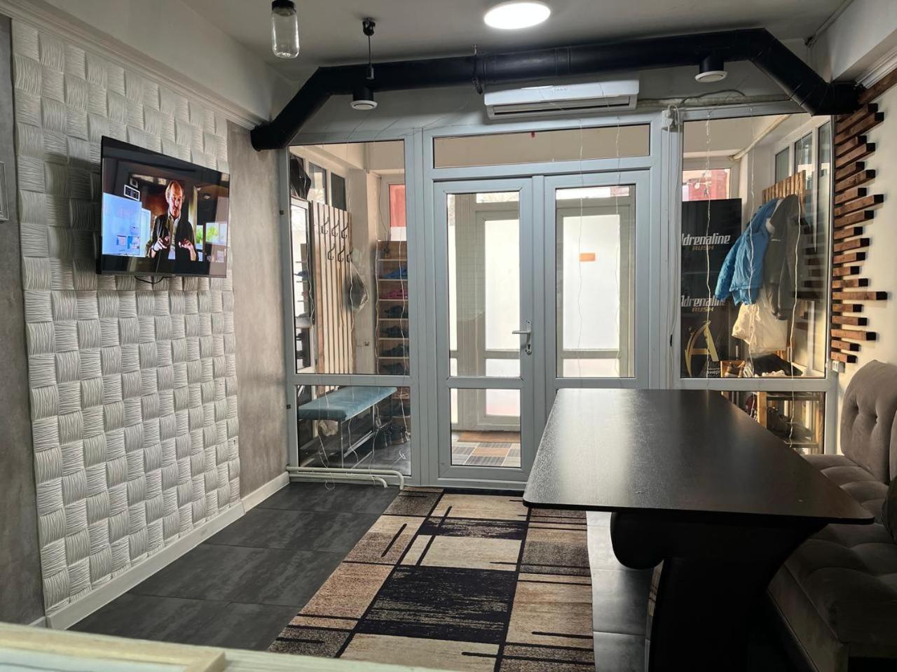 Hostel Del Luna Алматы Экстерьер фото