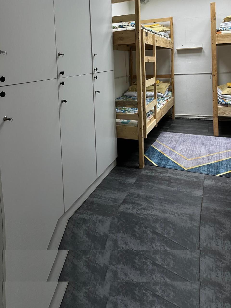 Hostel Del Luna Алматы Экстерьер фото
